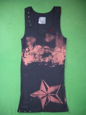 Dunkel blaues Tank-top mit „Wild Style“