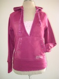 Pinker Sweater mit Schmetterling